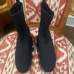 L’amour des Pieds Black Ribbed Sock Boots Size 6 1/2